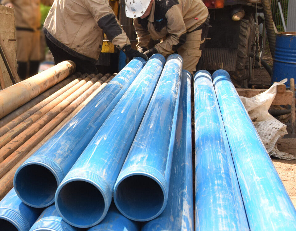 перед обсадкой труб НПВХ