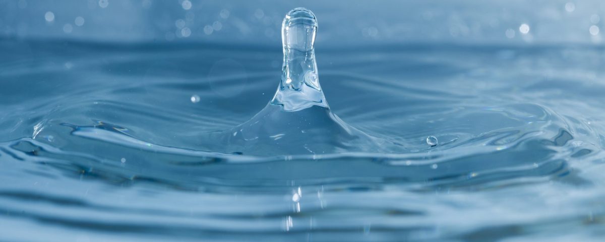 вода