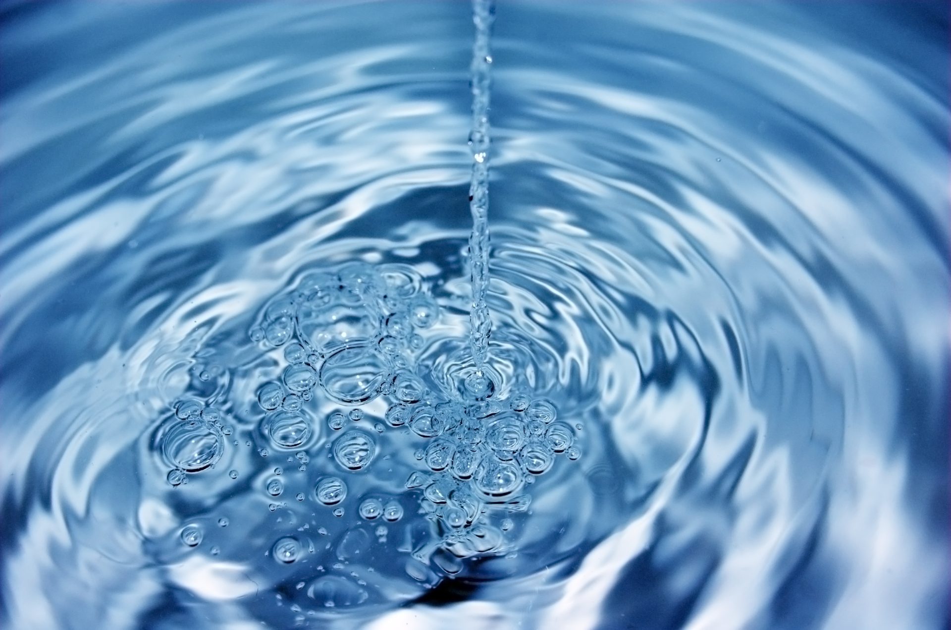 вода